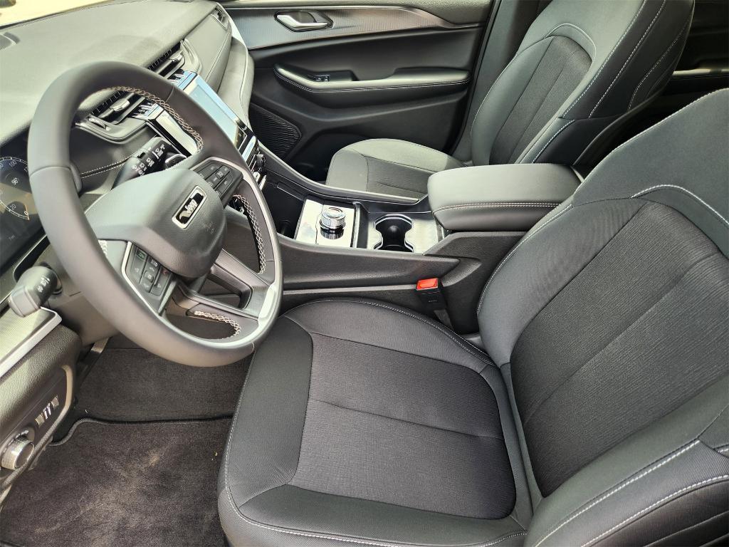 new 2025 Jeep Grand Cherokee car, priced at $35,443
