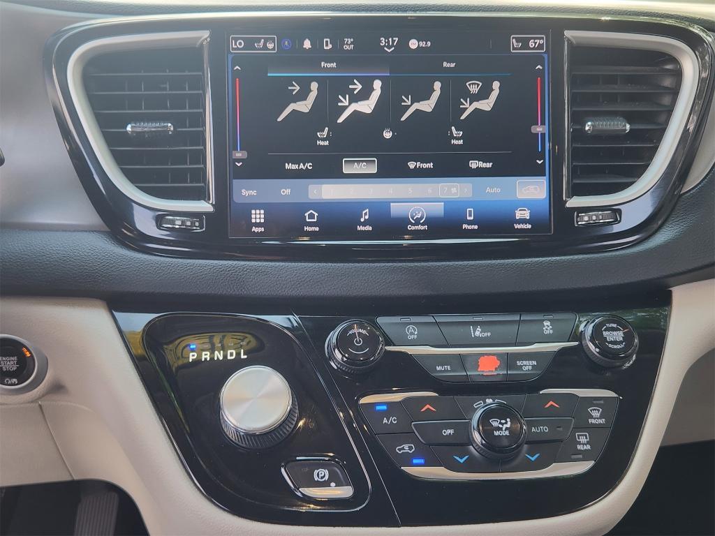 used 2022 Chrysler Pacifica car, priced at $17,988