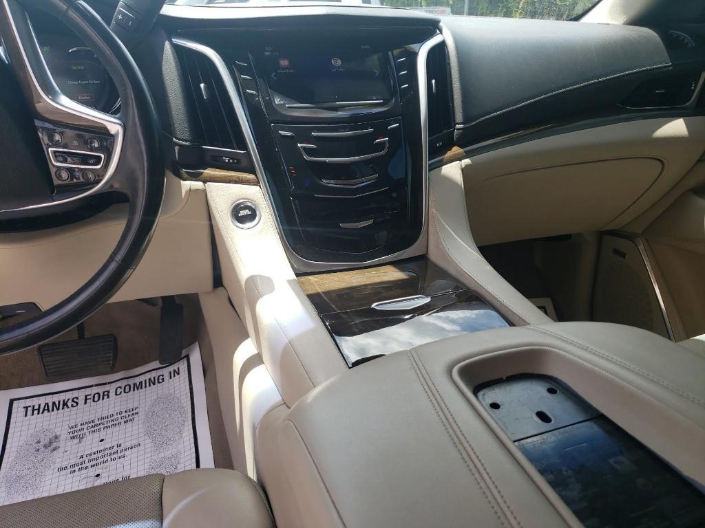 used 2020 Cadillac Escalade car, priced at $35,997