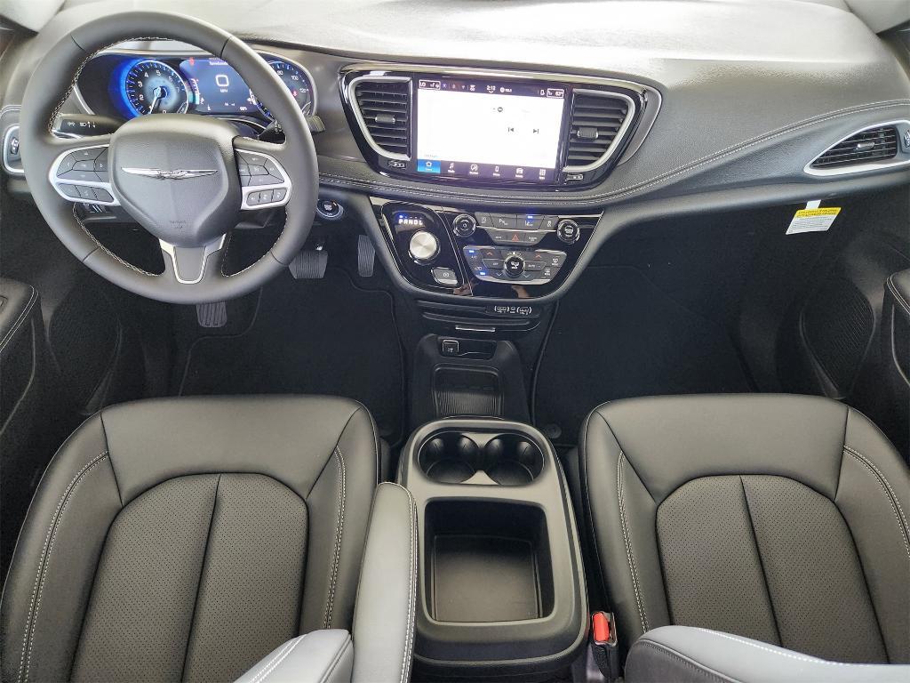 new 2025 Chrysler Pacifica car, priced at $38,652