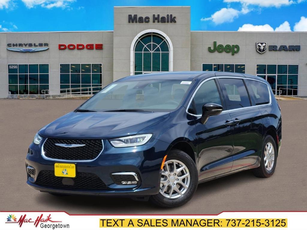 new 2025 Chrysler Pacifica car, priced at $38,652