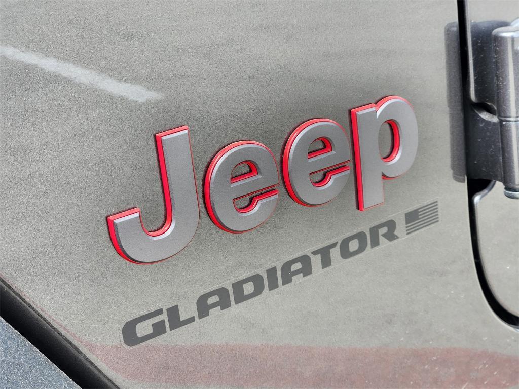 new 2025 Jeep Gladiator car, priced at $48,335