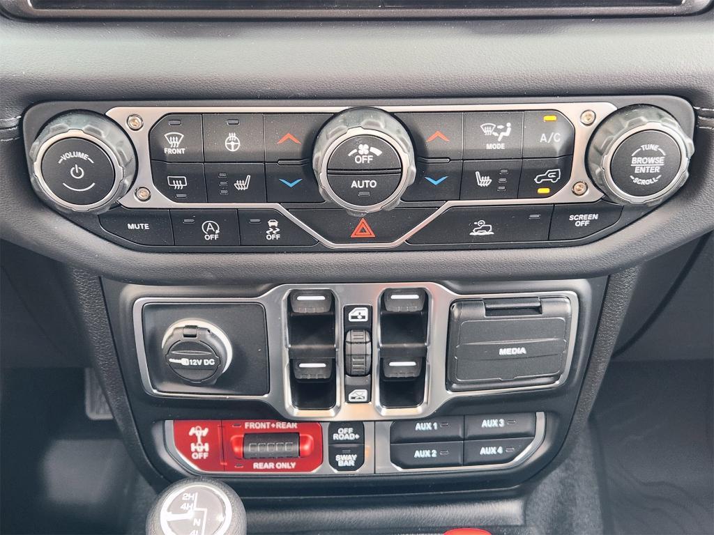 new 2025 Jeep Gladiator car, priced at $48,335