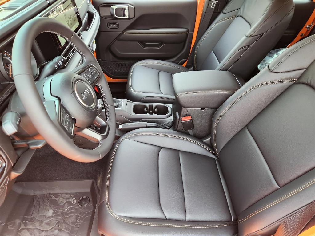 new 2025 Jeep Gladiator car, priced at $41,702