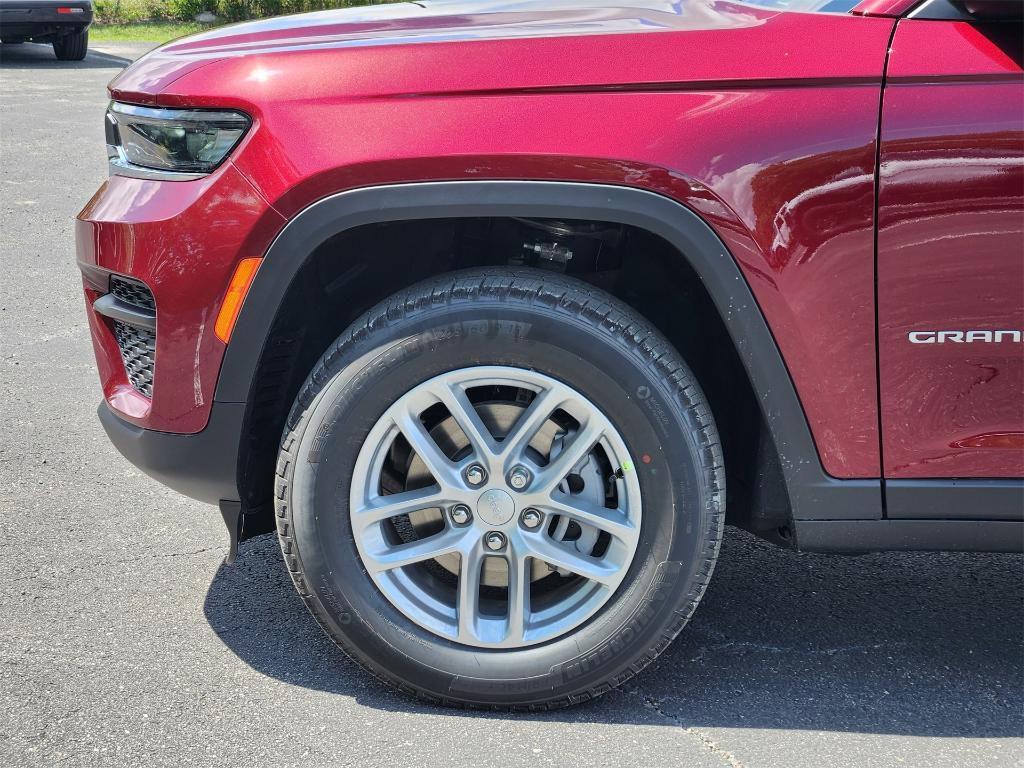 new 2025 Jeep Grand Cherokee car, priced at $37,356