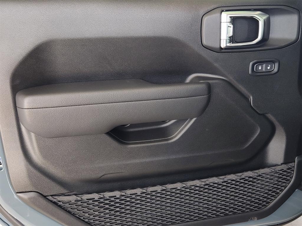 new 2025 Jeep Wrangler car, priced at $34,392