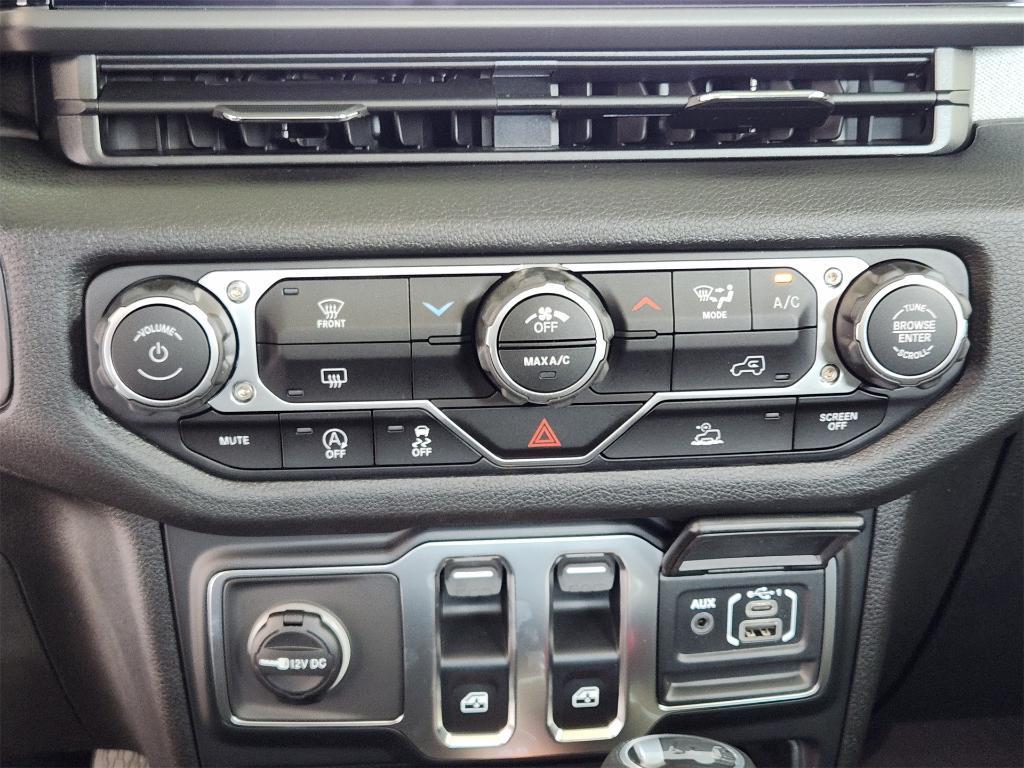new 2025 Jeep Wrangler car, priced at $34,392