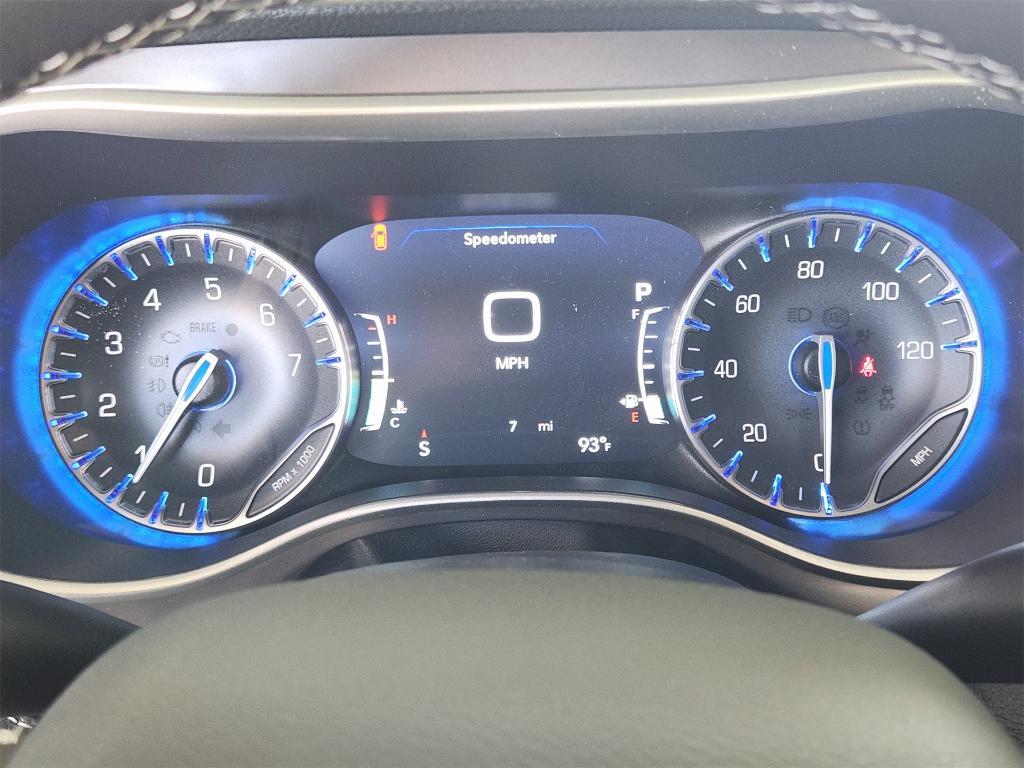 new 2025 Chrysler Pacifica car, priced at $38,196