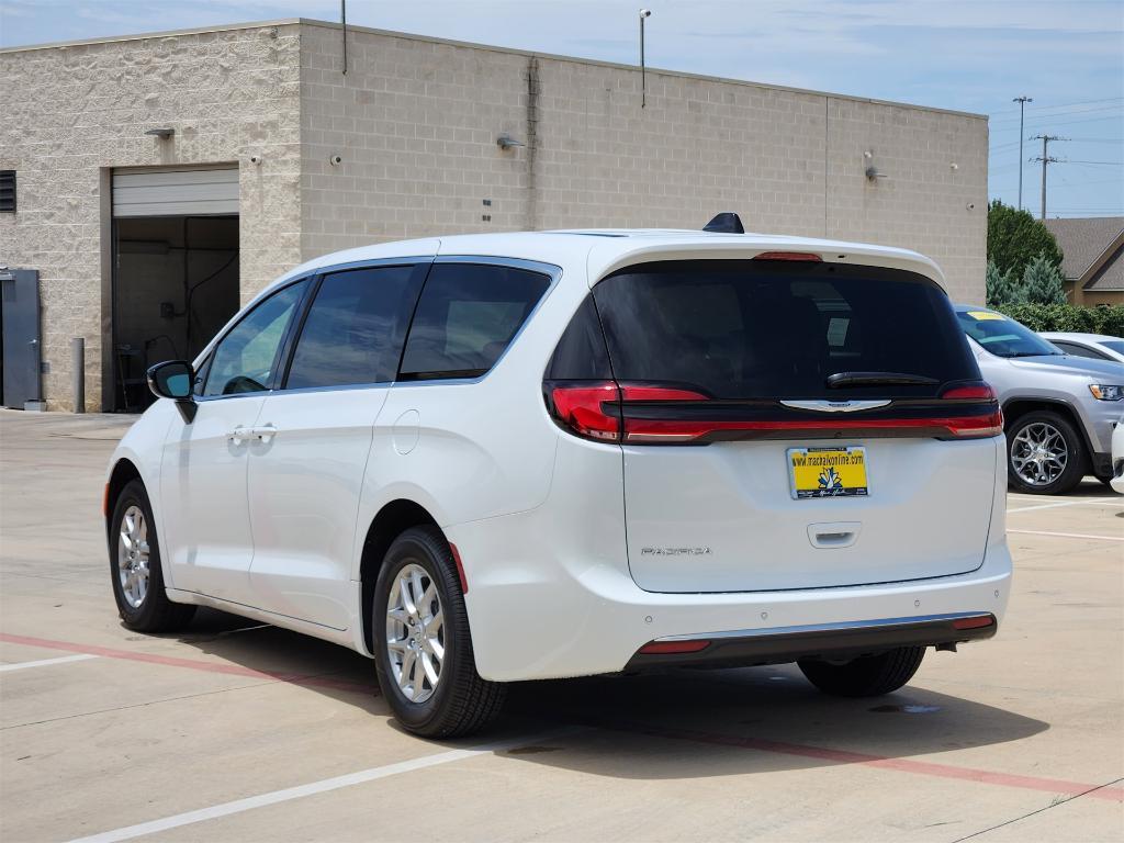 new 2025 Chrysler Pacifica car, priced at $38,196