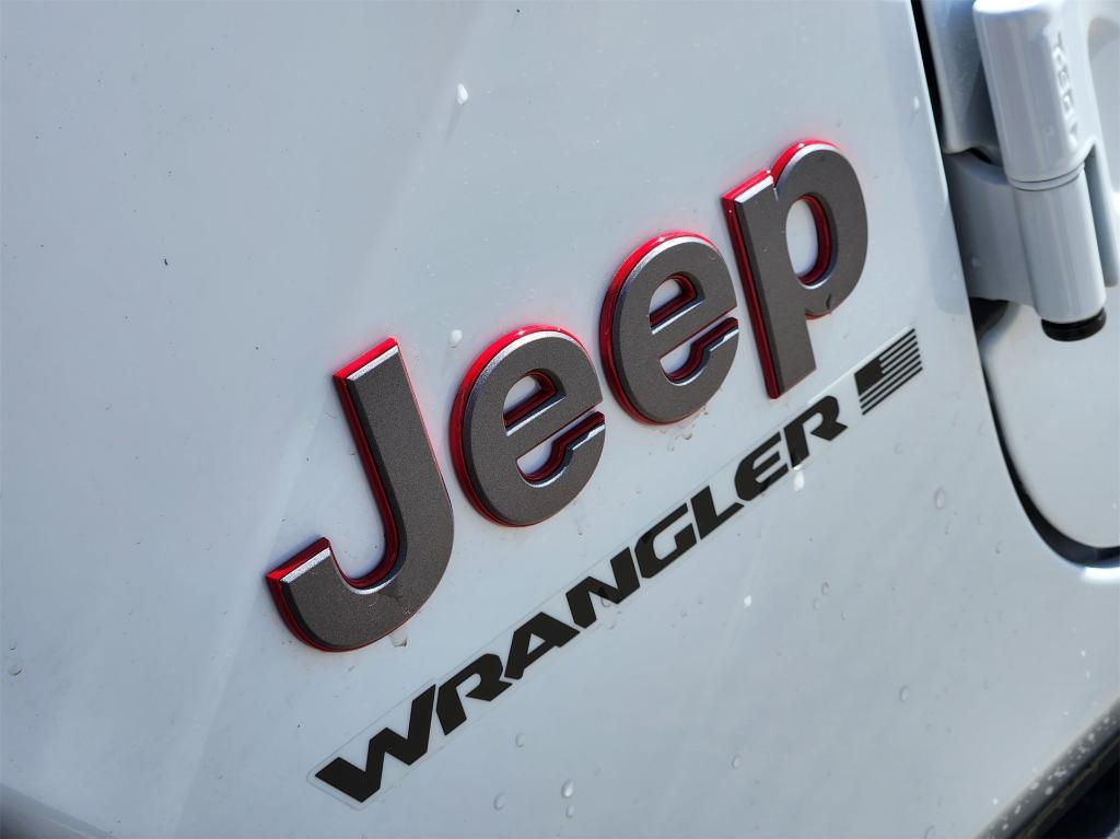 new 2025 Jeep Wrangler car, priced at $51,399