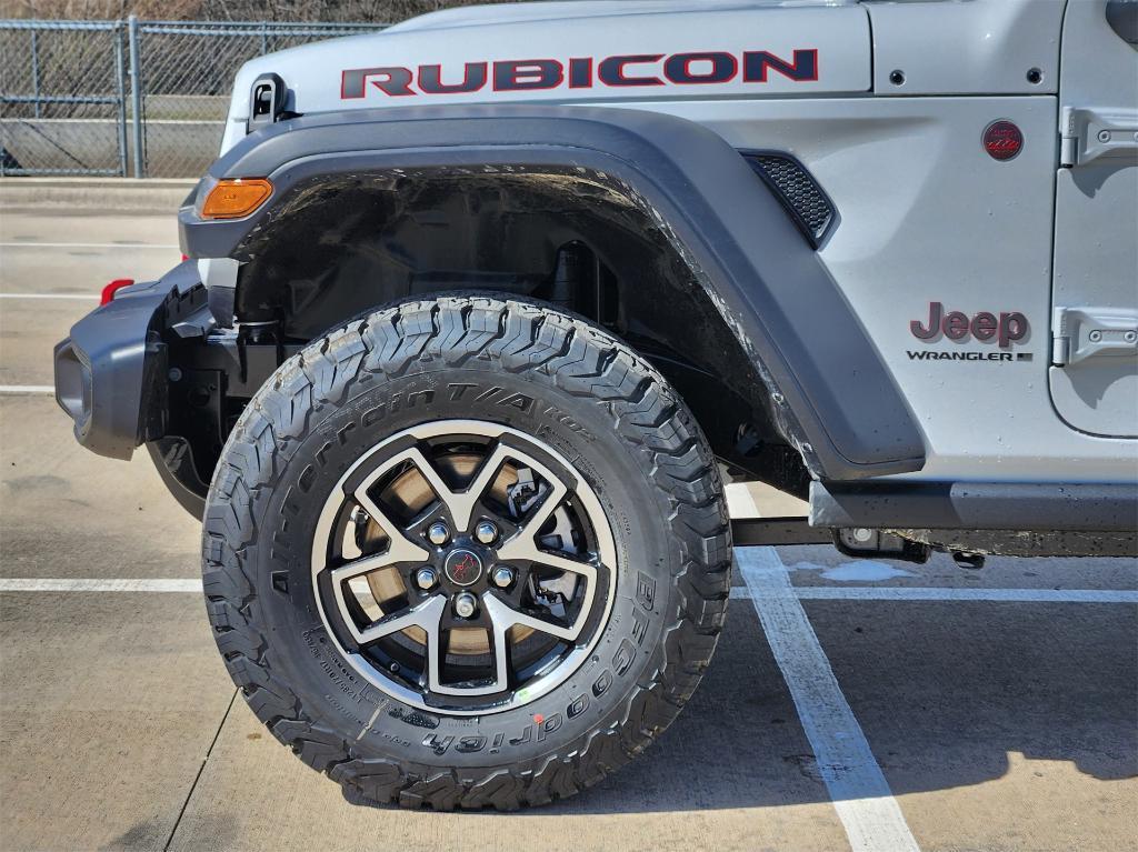 new 2025 Jeep Wrangler car, priced at $51,399