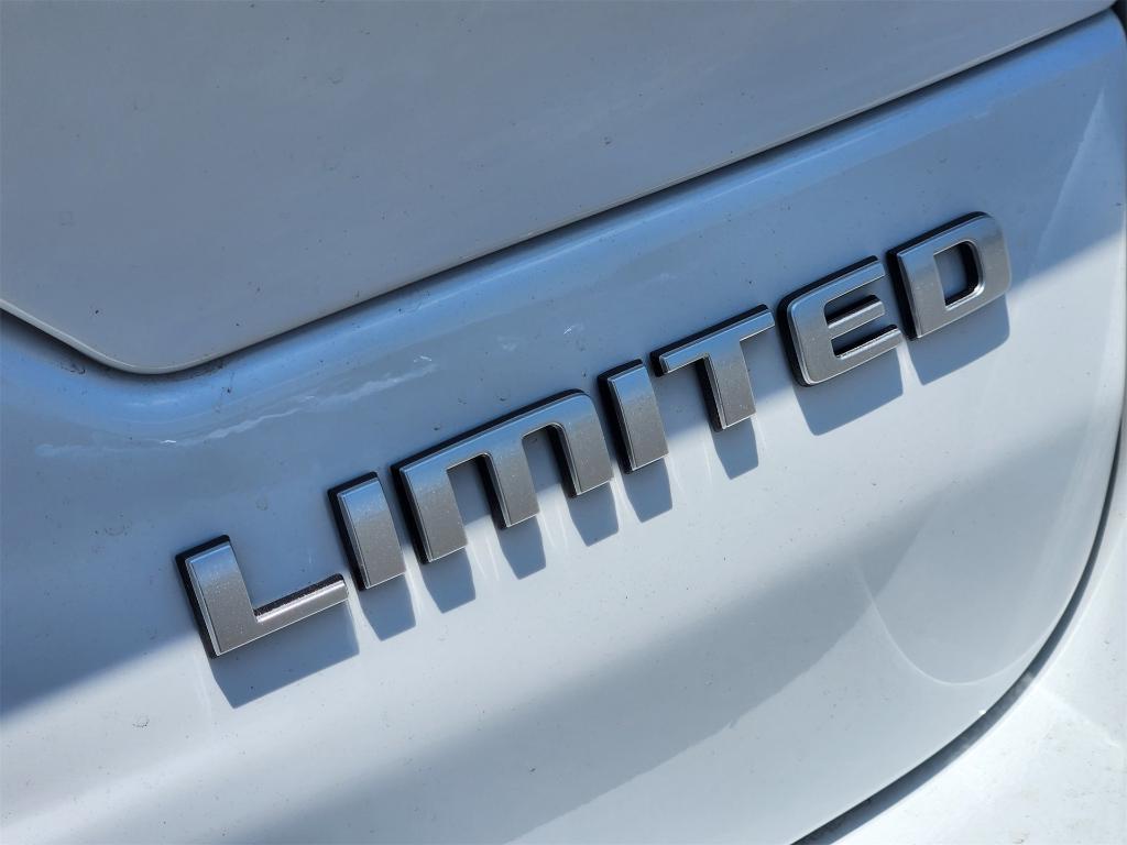 new 2025 Jeep Grand Cherokee car, priced at $42,365