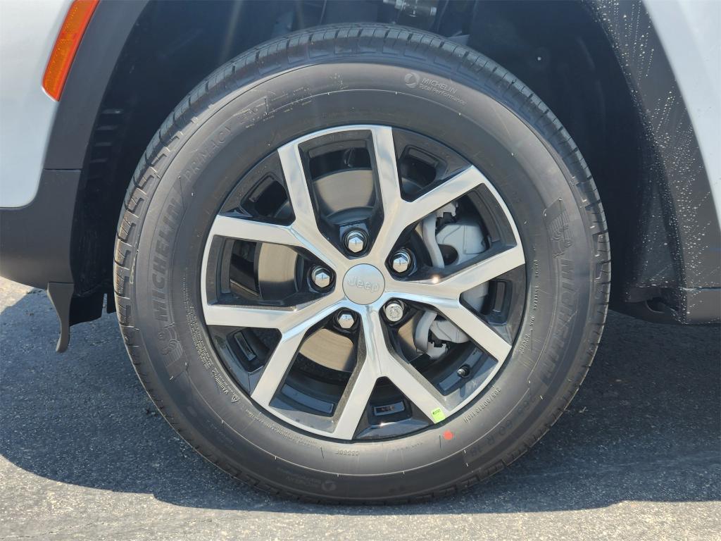 new 2025 Jeep Grand Cherokee car, priced at $42,365
