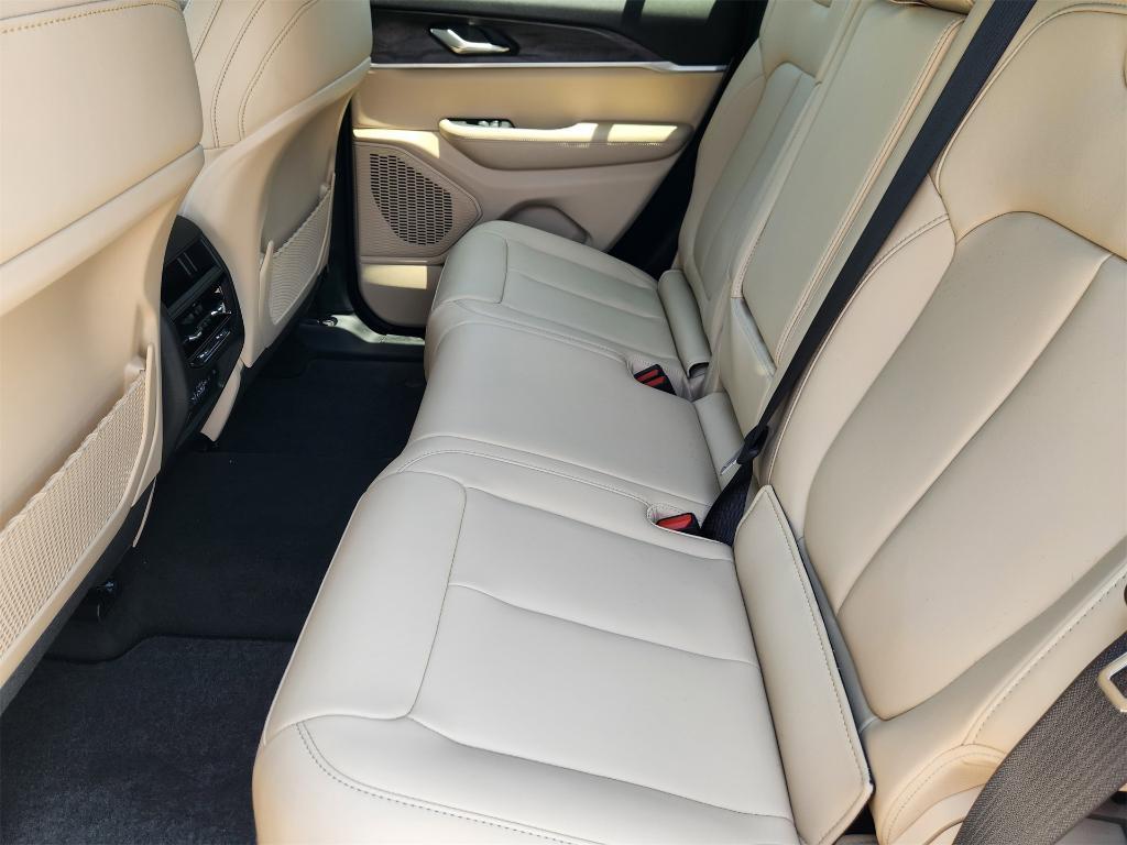 new 2025 Jeep Grand Cherokee car, priced at $42,365