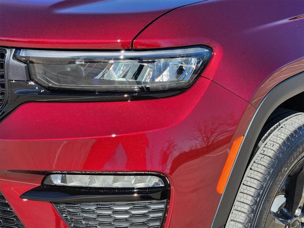 new 2025 Jeep Grand Cherokee car, priced at $48,200