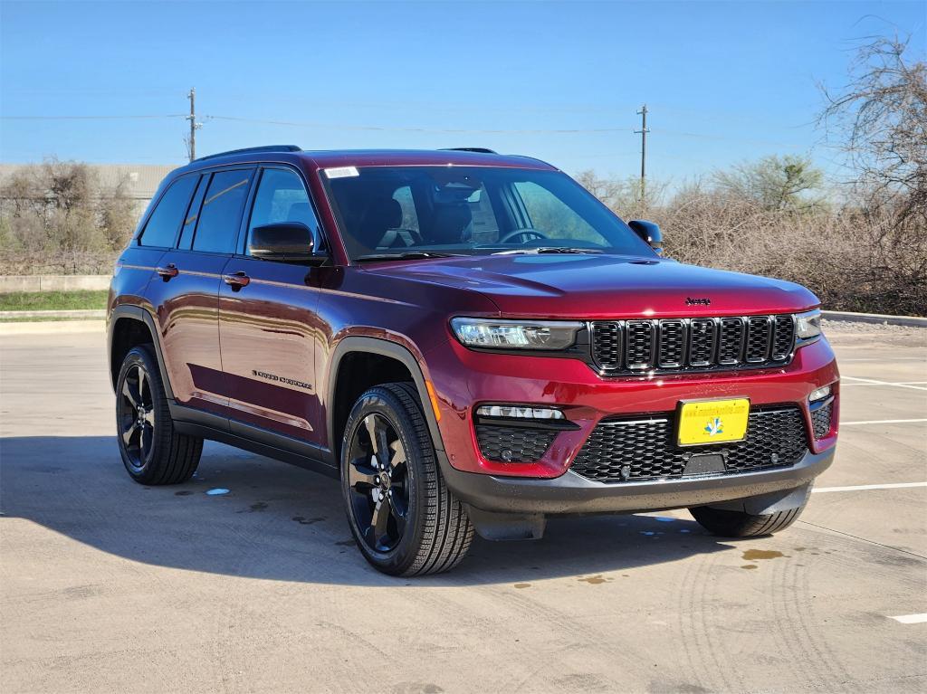 new 2025 Jeep Grand Cherokee car, priced at $48,200