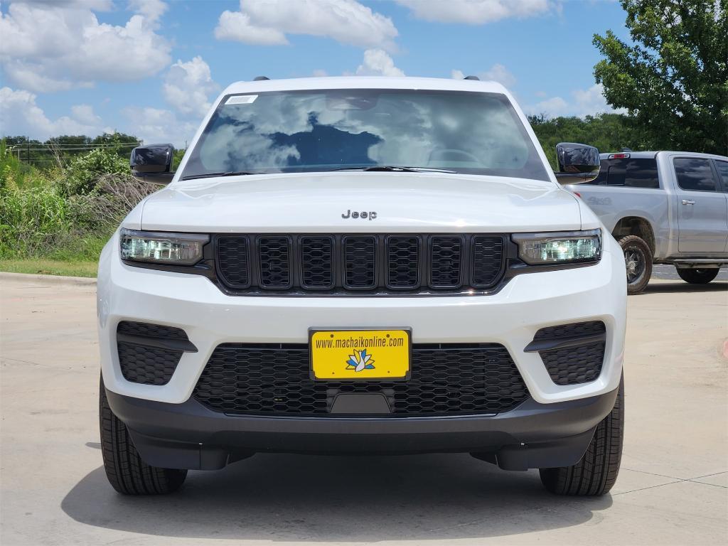 new 2025 Jeep Grand Cherokee car, priced at $38,375