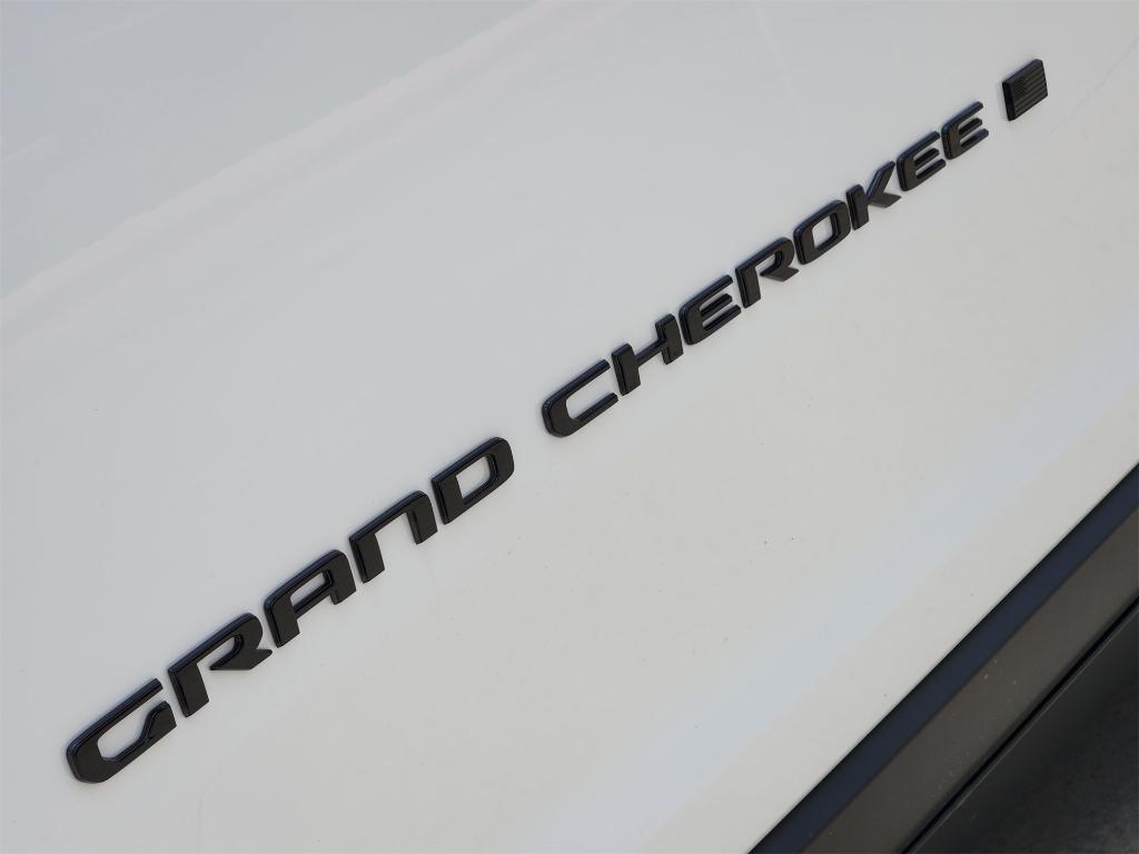new 2025 Jeep Grand Cherokee car, priced at $38,375