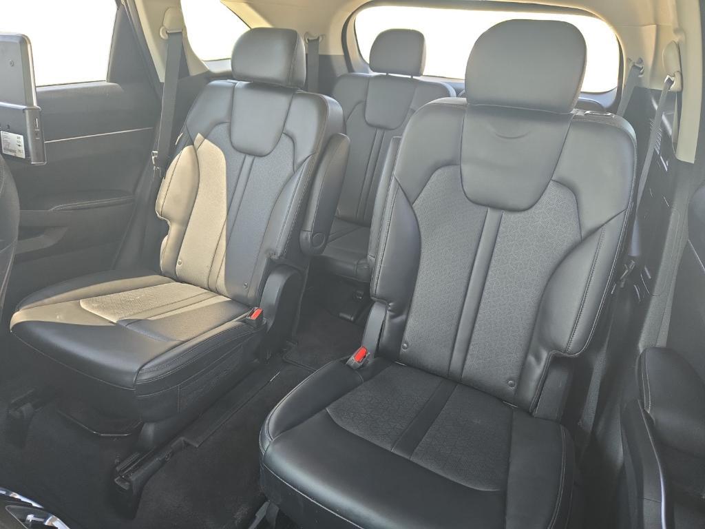 used 2023 Kia Sorento car, priced at $27,986