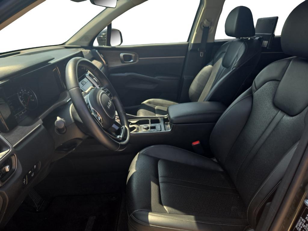 used 2023 Kia Sorento car, priced at $27,986