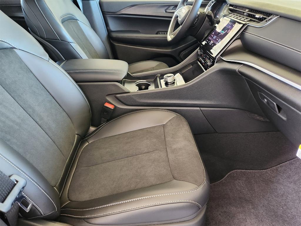 new 2025 Jeep Grand Cherokee L car, priced at $42,499