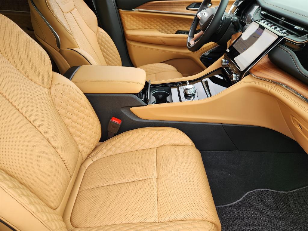 new 2025 Jeep Grand Cherokee L car, priced at $61,668