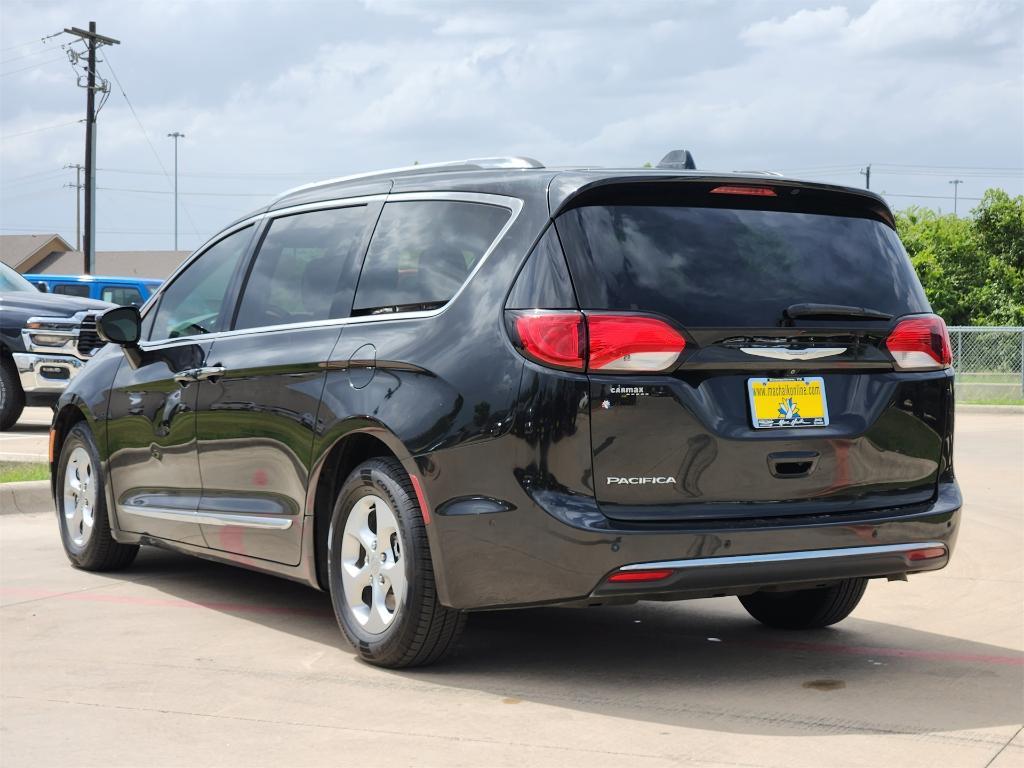 used 2017 Chrysler Pacifica car