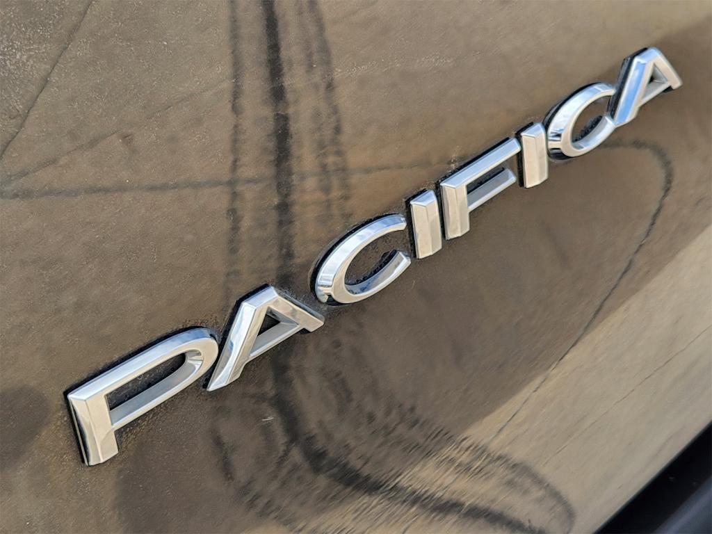 used 2017 Chrysler Pacifica car