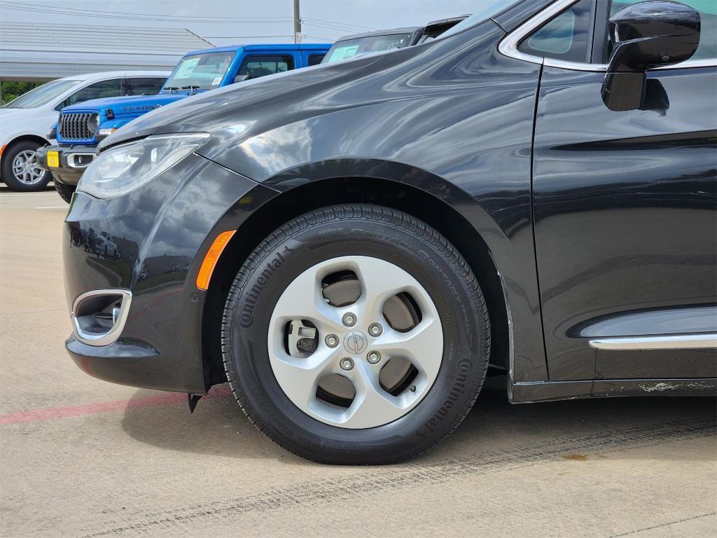 used 2017 Chrysler Pacifica car