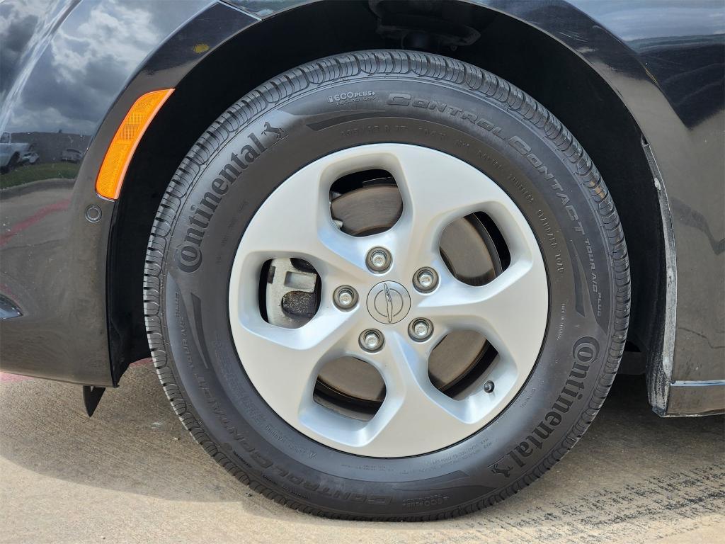 used 2017 Chrysler Pacifica car