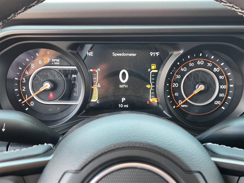 new 2025 Jeep Gladiator car, priced at $41,426