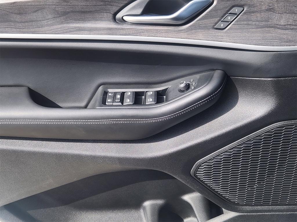 new 2025 Jeep Grand Cherokee L car, priced at $42,949