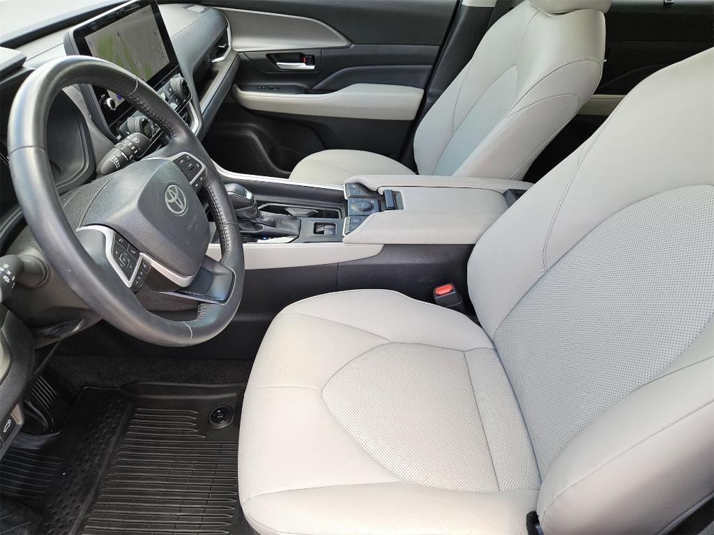 used 2024 Toyota Grand Highlander car, priced at $45,997
