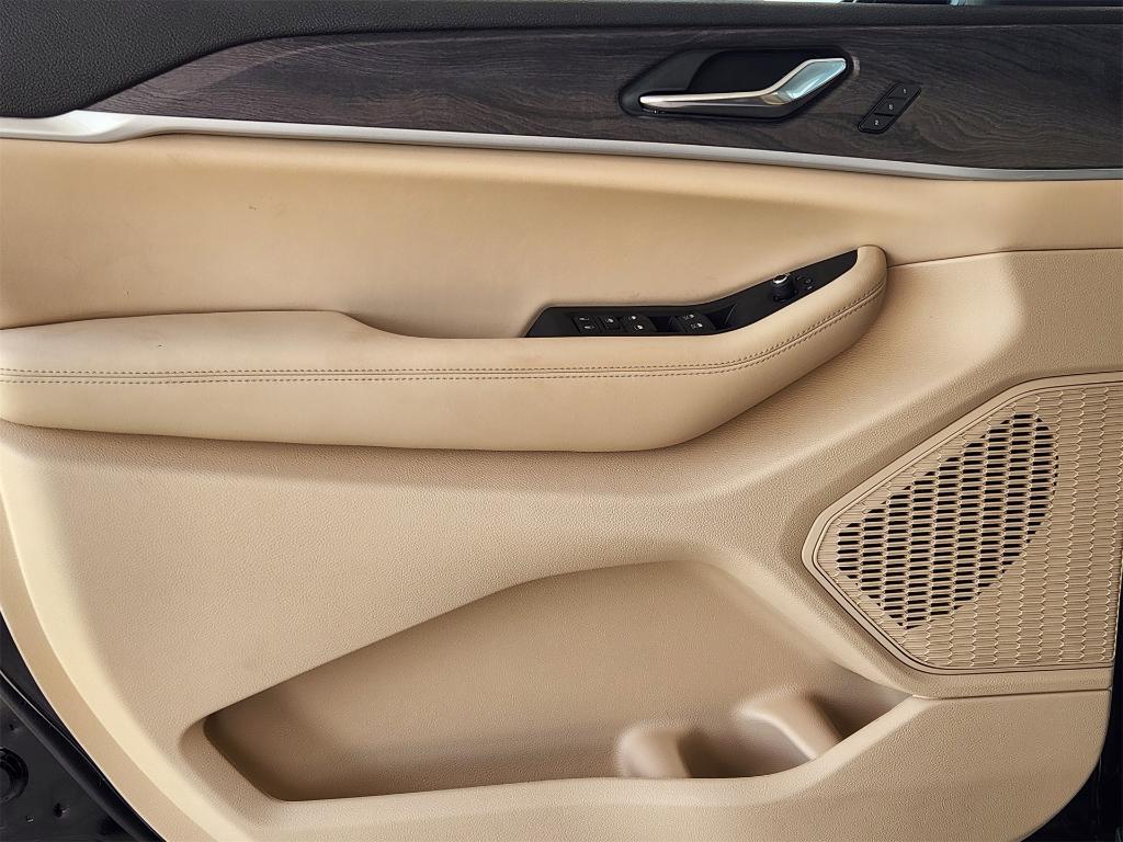 new 2025 Jeep Grand Cherokee car, priced at $39,061
