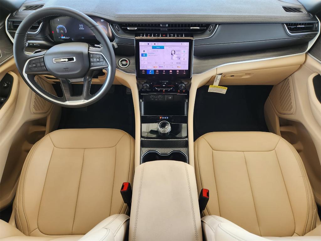 new 2025 Jeep Grand Cherokee car, priced at $39,061
