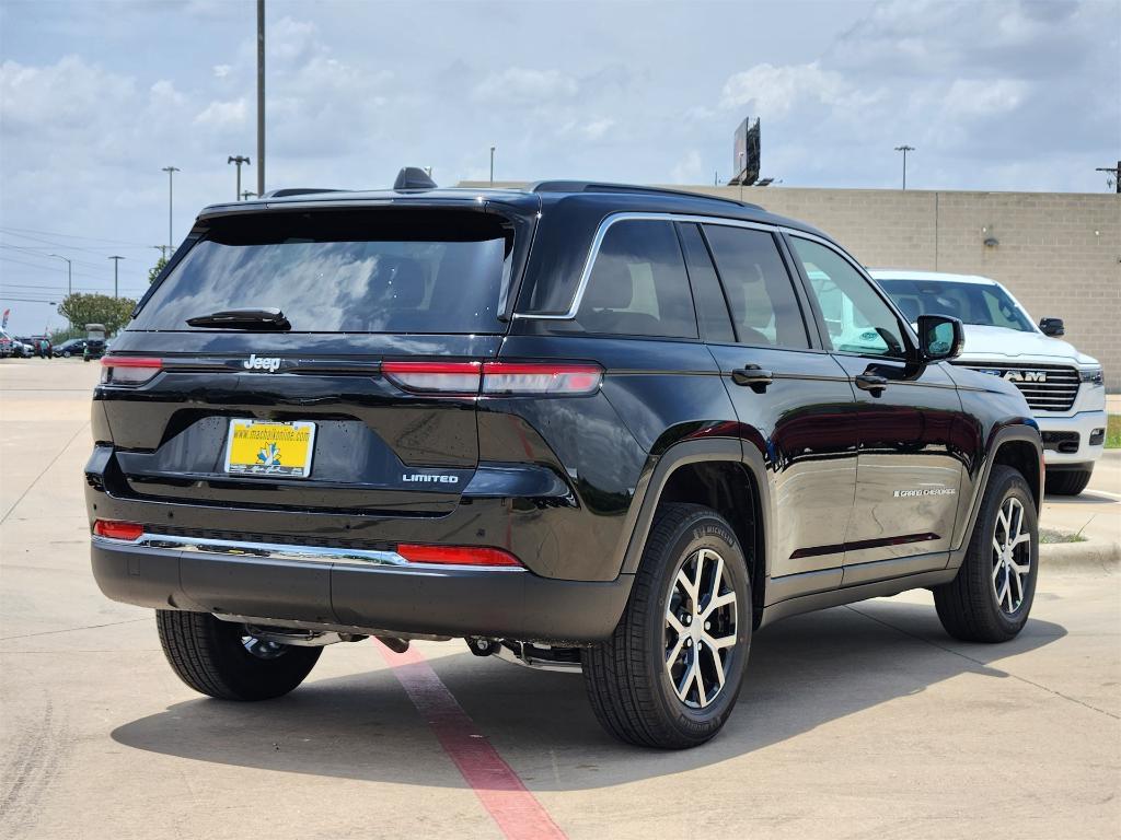 new 2025 Jeep Grand Cherokee car, priced at $39,061