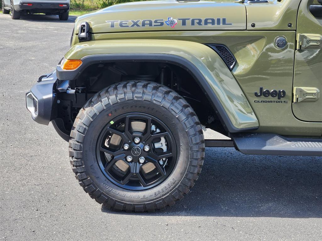 new 2025 Jeep Gladiator car, priced at $43,103