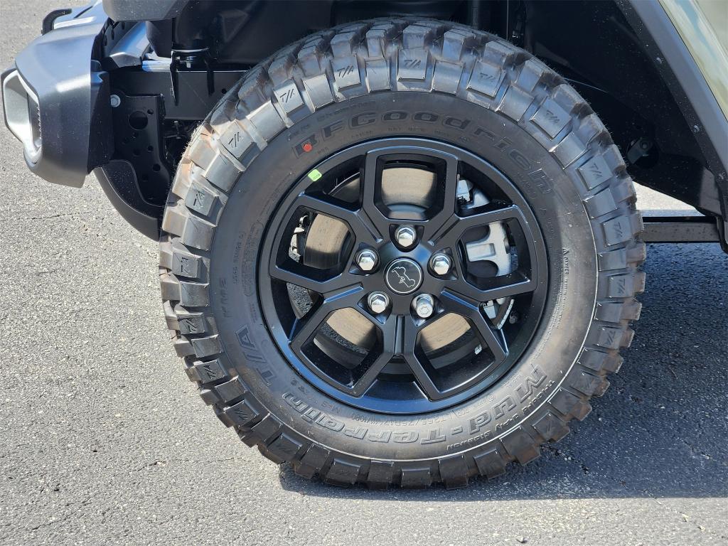 new 2025 Jeep Gladiator car, priced at $43,103