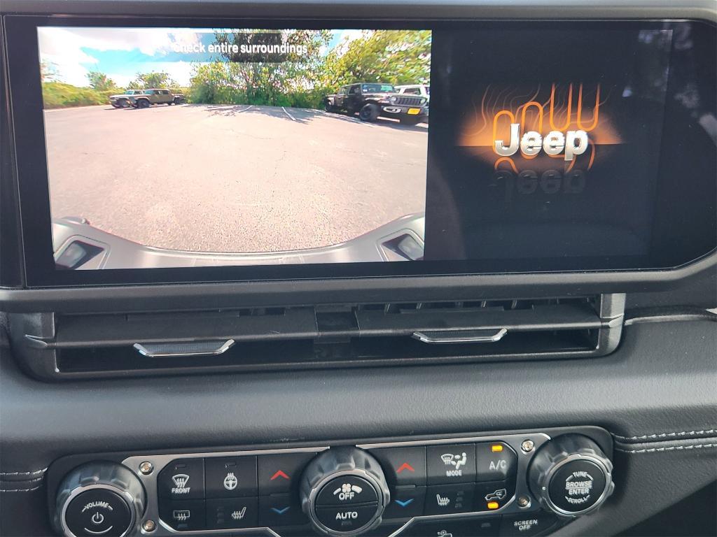 new 2025 Jeep Gladiator car, priced at $43,103