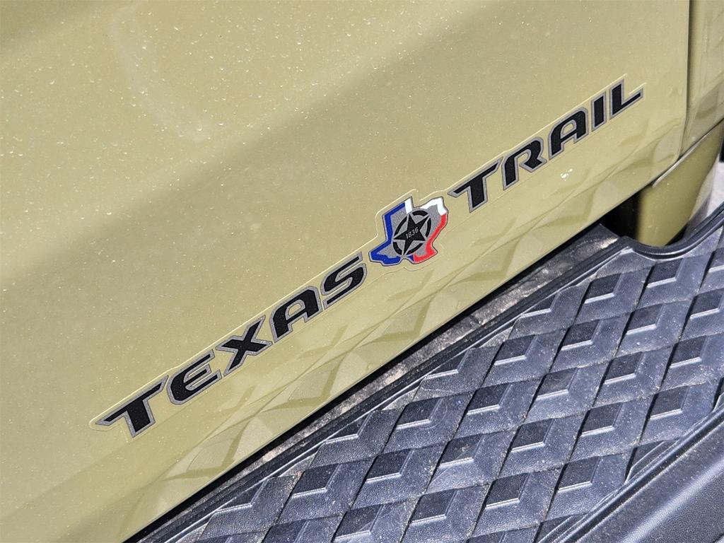 new 2025 Jeep Gladiator car, priced at $43,103