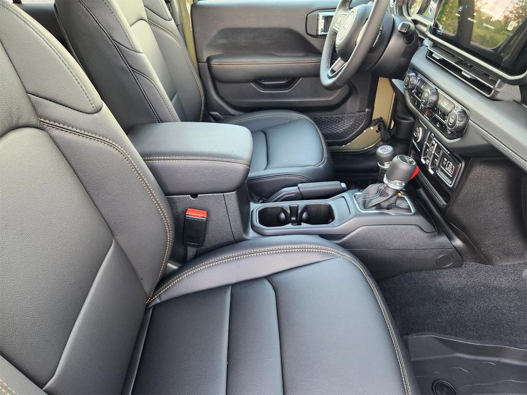 new 2025 Jeep Gladiator car, priced at $43,103