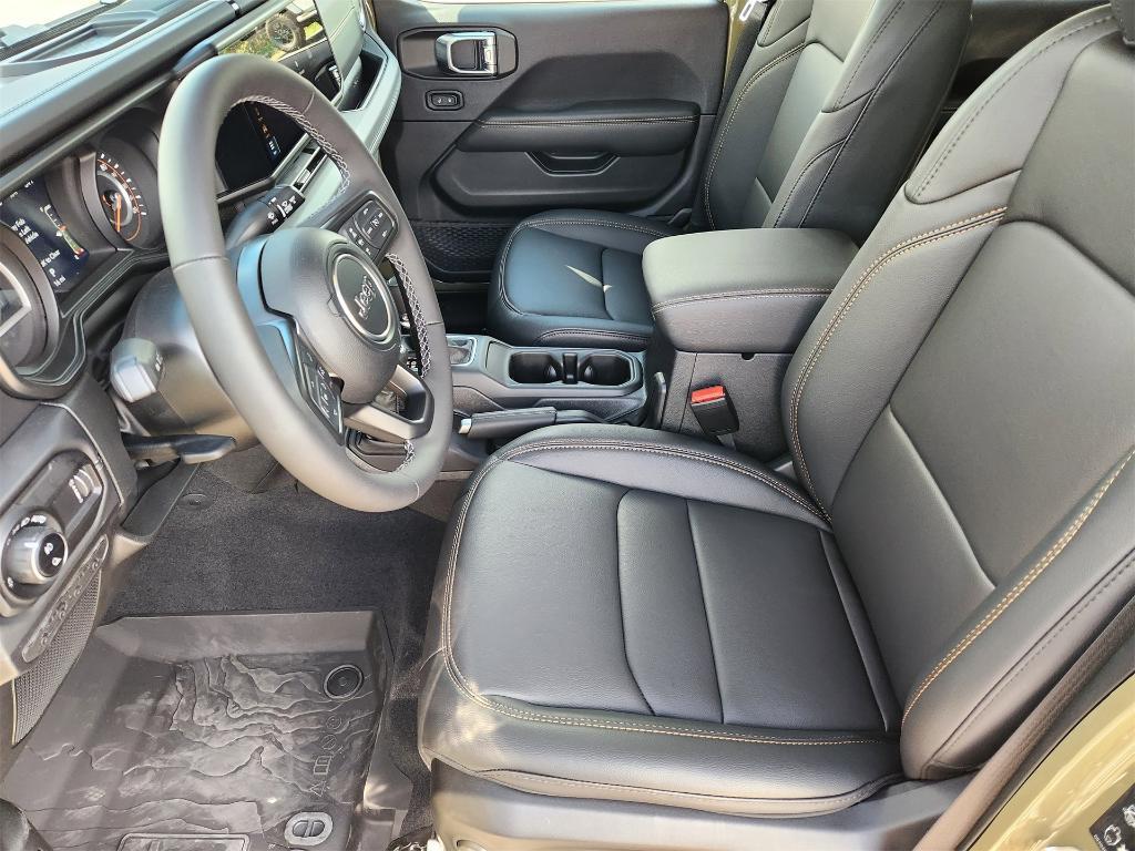 new 2025 Jeep Gladiator car, priced at $43,103