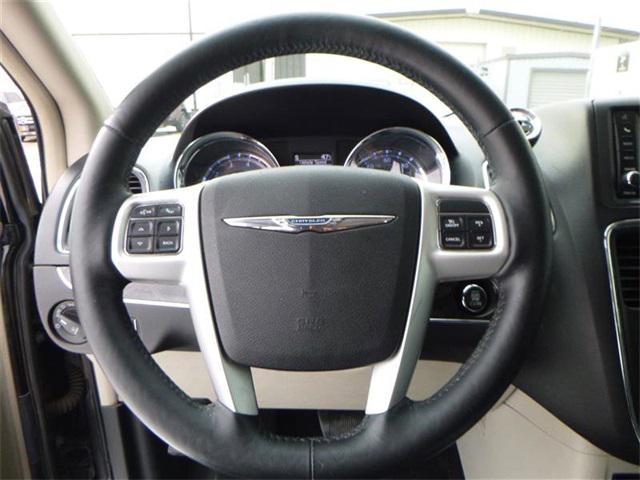 used 2015 Chrysler Town & Country car