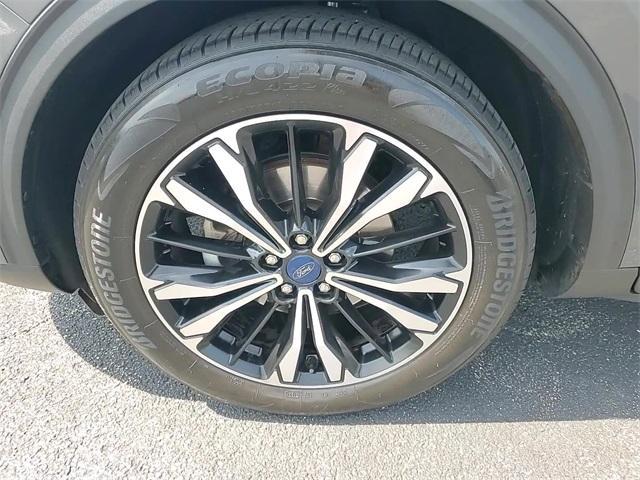 used 2022 Ford Escape car, priced at $21,288