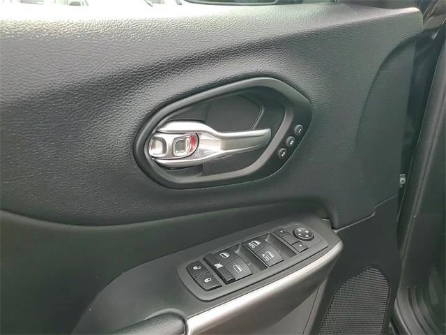 used 2022 Jeep Cherokee car, priced at $27,194