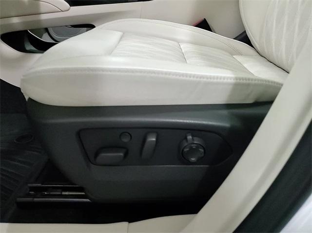 used 2022 Buick Envision car, priced at $32,398