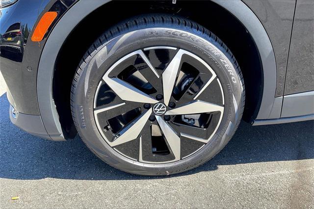 new 2025 Volkswagen ID.4 car, priced at $51,176