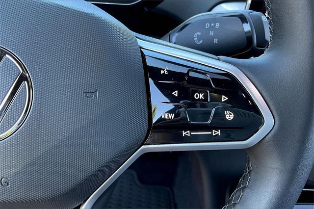 new 2025 Volkswagen ID.4 car, priced at $51,176