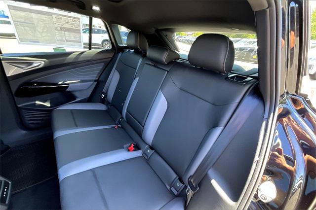 new 2025 Volkswagen ID.4 car, priced at $51,176