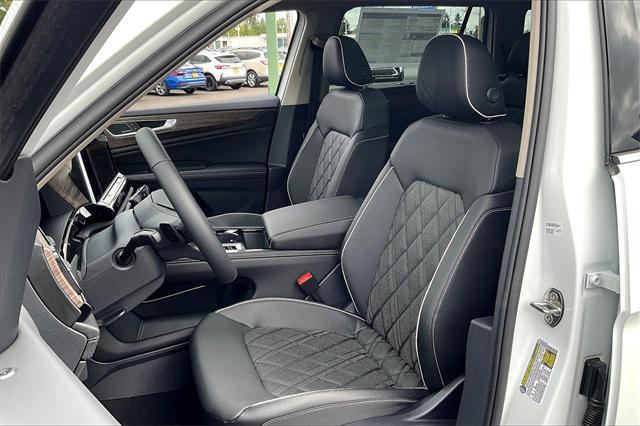new 2025 Volkswagen Atlas car, priced at $55,394